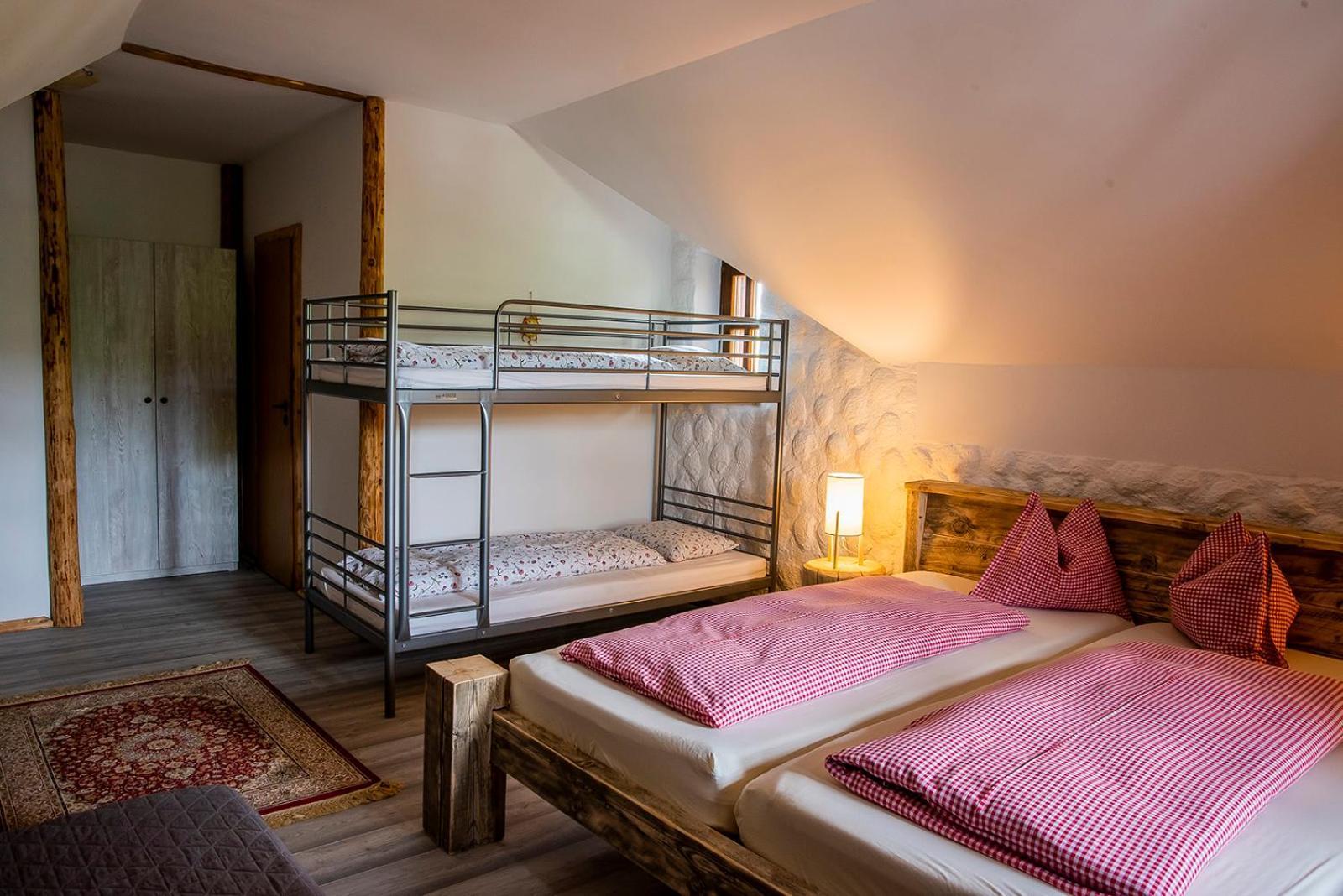 Bešeňová Gazdovsky Dvor B&B S Mini Wellness מראה חיצוני תמונה