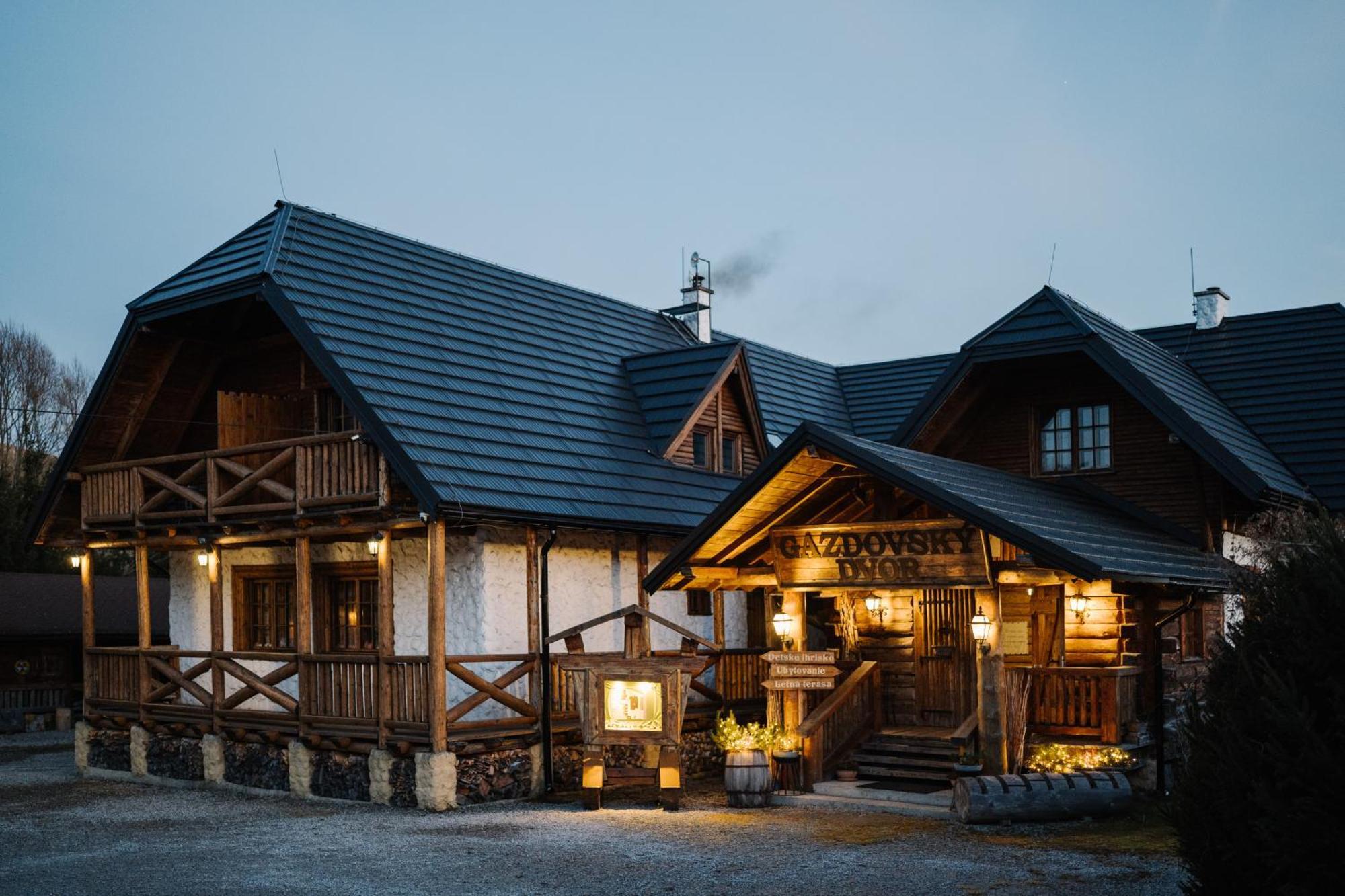 Bešeňová Gazdovsky Dvor B&B S Mini Wellness מראה חיצוני תמונה