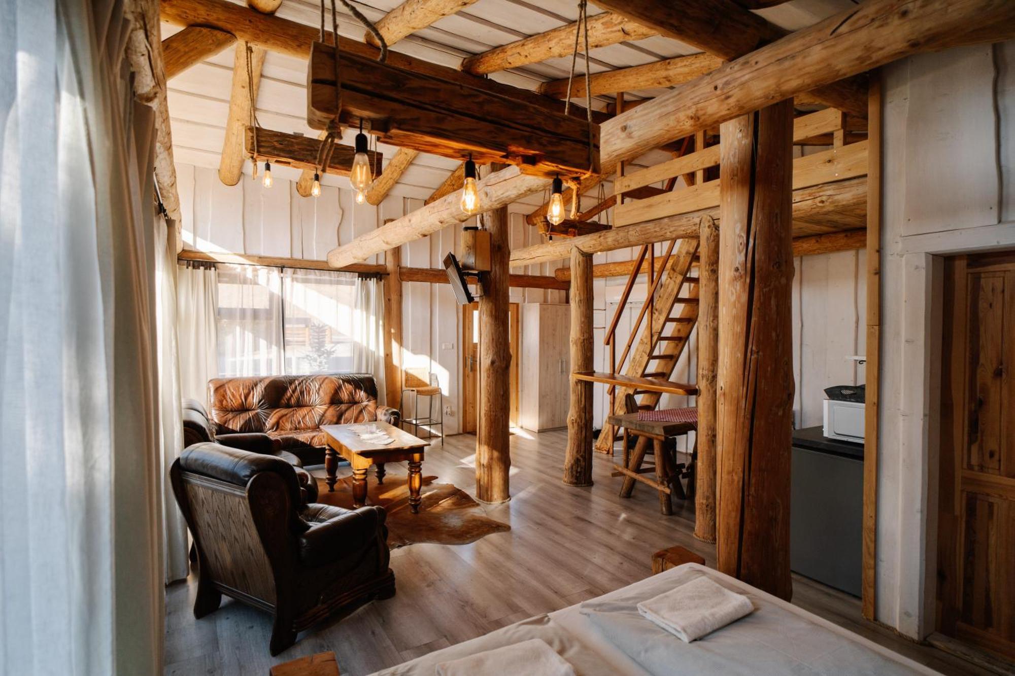 Bešeňová Gazdovsky Dvor B&B S Mini Wellness מראה חיצוני תמונה
