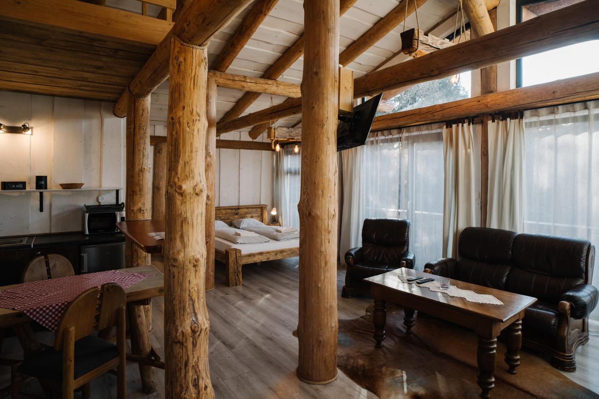 Bešeňová Gazdovsky Dvor B&B S Mini Wellness מראה חיצוני תמונה