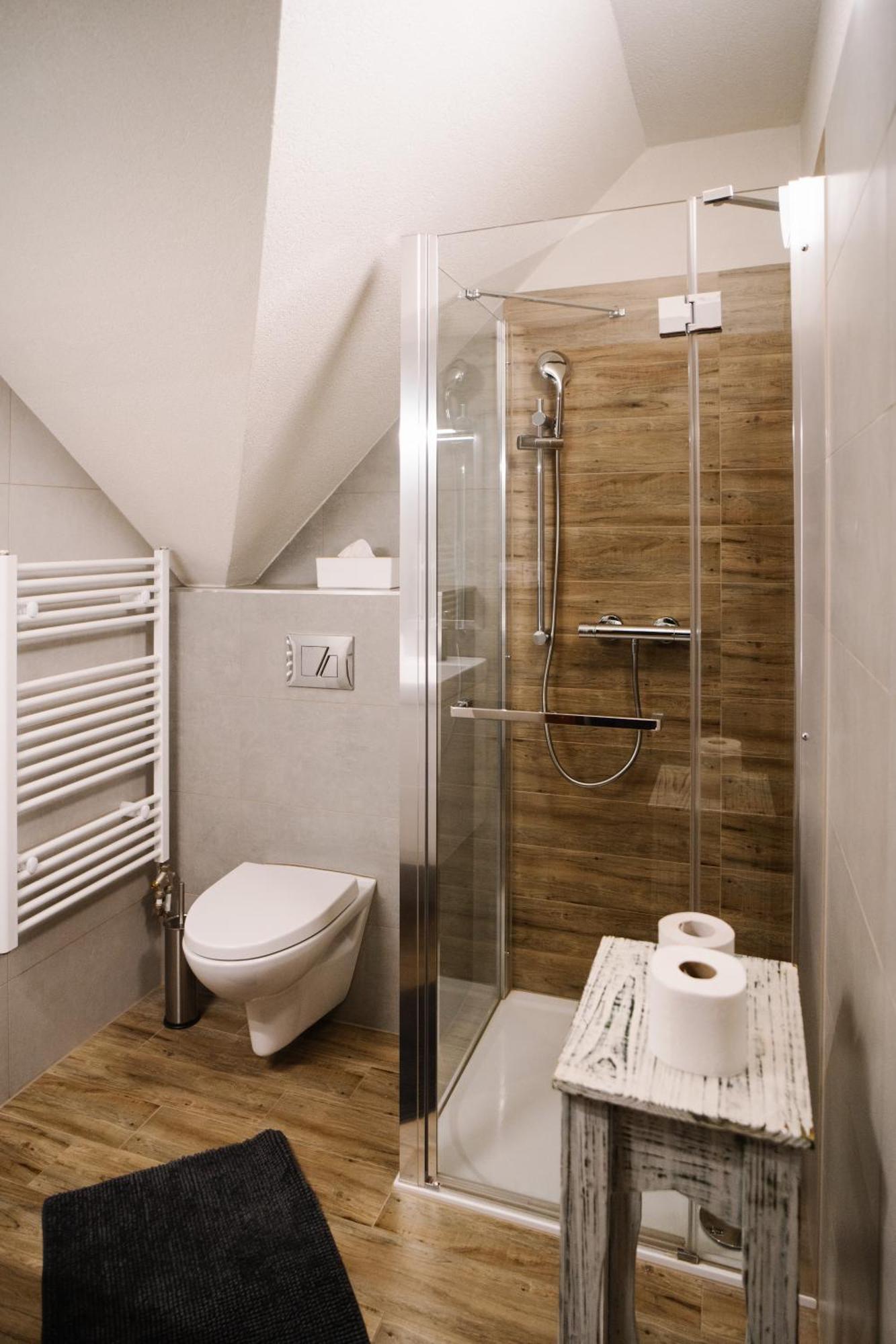 Bešeňová Gazdovsky Dvor B&B S Mini Wellness מראה חיצוני תמונה